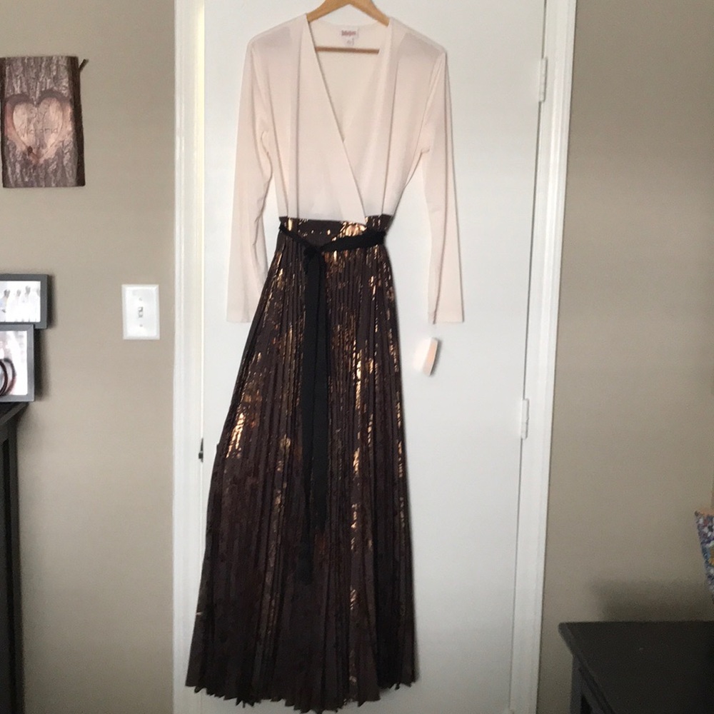 LulaRoe DeAnna Elegant Wrap Dress
